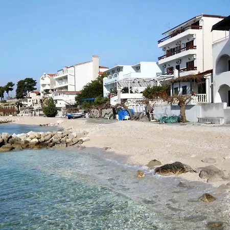 Apartment Vini- Beautiful Garden And Terrase
