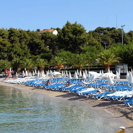 Vini- Beautiful Garden And Terrase * Podstrana
