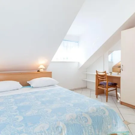 Apartment Vini- Beautiful Garden And Terrase