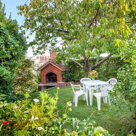 Vini- Beautiful Garden And Terrase Apartment *
