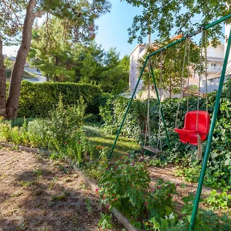 Apartment Vini- Beautiful Garden And Terrase