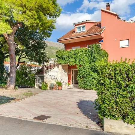 Apartment Vini- Beautiful Garden And Terrase *