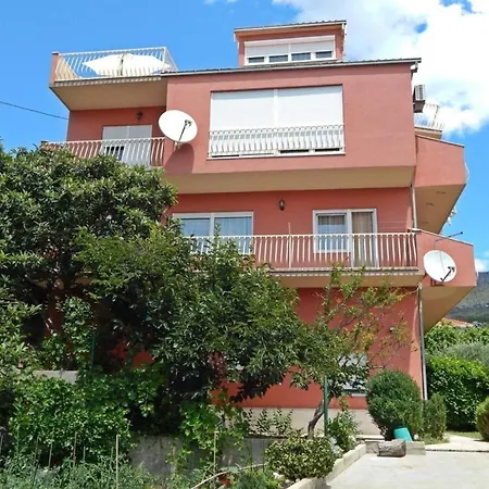 Vini- Beautiful Garden And Terrase